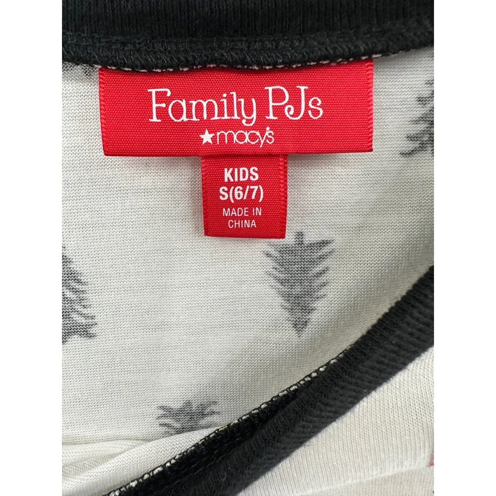 Family PJs Christmas‎ Tree Pajama Top Gold Accent Holiday Kids Size S (6/7)